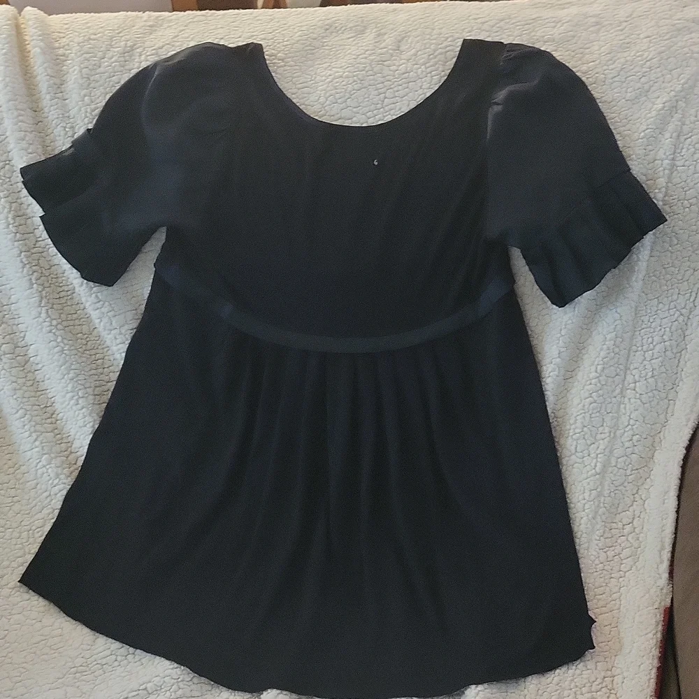 Monahmour maternity short-sleeved blouse. Roomy, silky sleeves & middle bow. Med - Picture 4 of 6